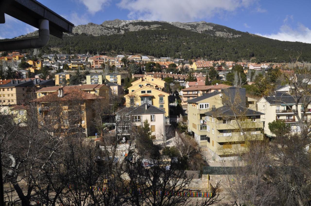 Hotel Tres Arcos San Lorenzo de El Escorial Værelse billede